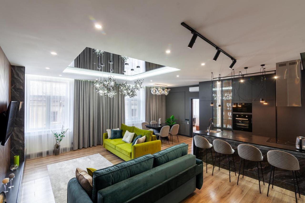 Royal Vip Apartment On Gorodotska 31 Лвив Екстериор снимка